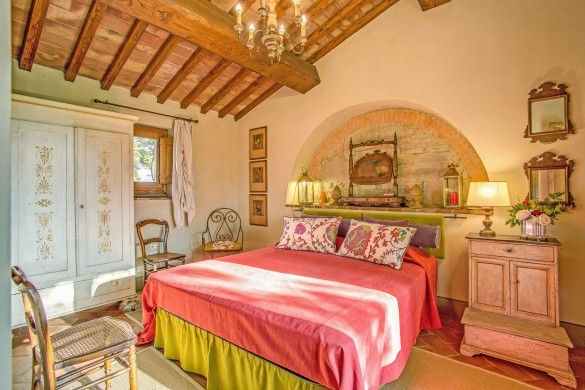 Italy:Tuscany:Arezzo:ITAROO3_Aria:bedroom1.jpg