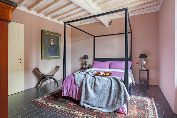 Italy:Tuscany:Siena:ITSI19_VillaValeria:bedroom2.jpg