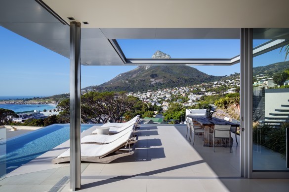 SouthAfrica:CapeTown:Bond_VillaWhitehorn:terrace021.jpg