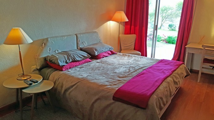 France:Corsica:Calad'Oro:RL234_VillaJules:bedroom17.jpg