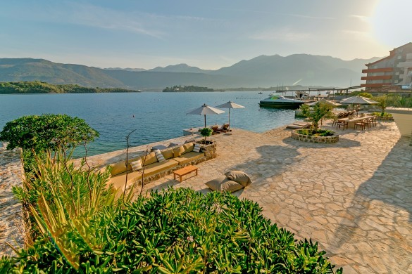 Montenegro:Tivat:VillaAri:terrace74.jpg