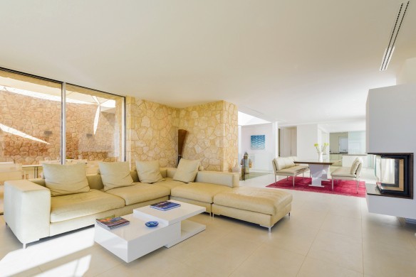 Spain:Ibiza:CalaContaSunset_VillaSolimar:livingroom34.jpg