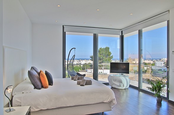 Spain:Ibiza:CasaCleo_VillaCloe:bedroom23.jpeg