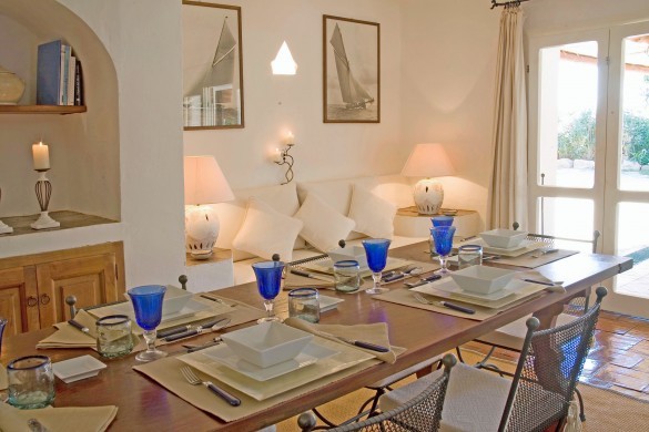 Italy:Sardinia:CostaSmeralda:ITOT07_VillaEsme:diningroom21.jpg