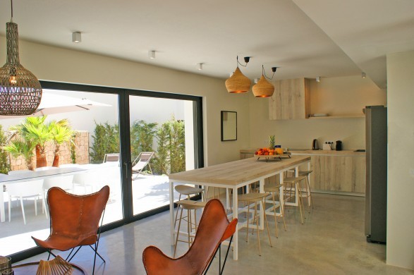 Spain:Ibiza:Casa Tranquila S'Argamassa_VillaTadeo:kitchen08.jpg