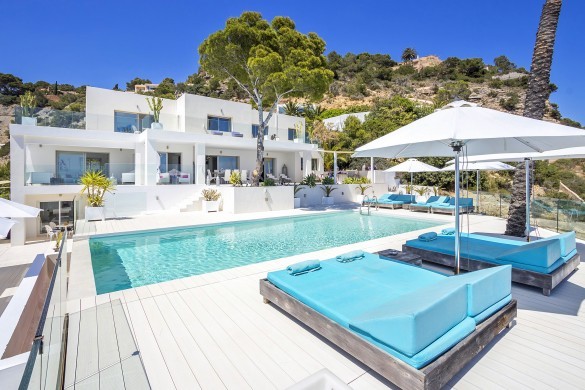 Spain:Ibiza:VillaEsCubells_VillaEvita:pool1.jpg