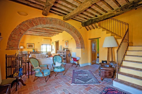 Italy:Tuscany:Siena:ITSI06VillaAllegra_VillaOrcia:livingroom18.jpg
