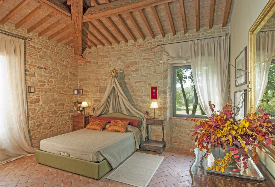 Italy:Tuscany:Arezzo:ITAROO3_Aria:bedroom03_01.jpg