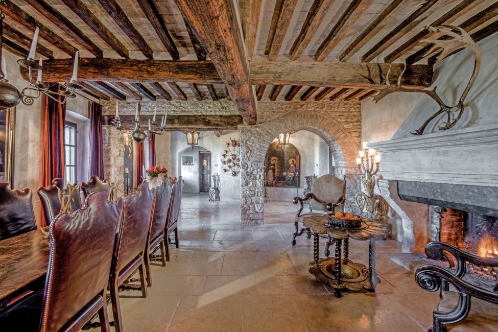 Italy:Umbria:Perugia:ITPG06_CastelloGianni:diningroom111.jpg