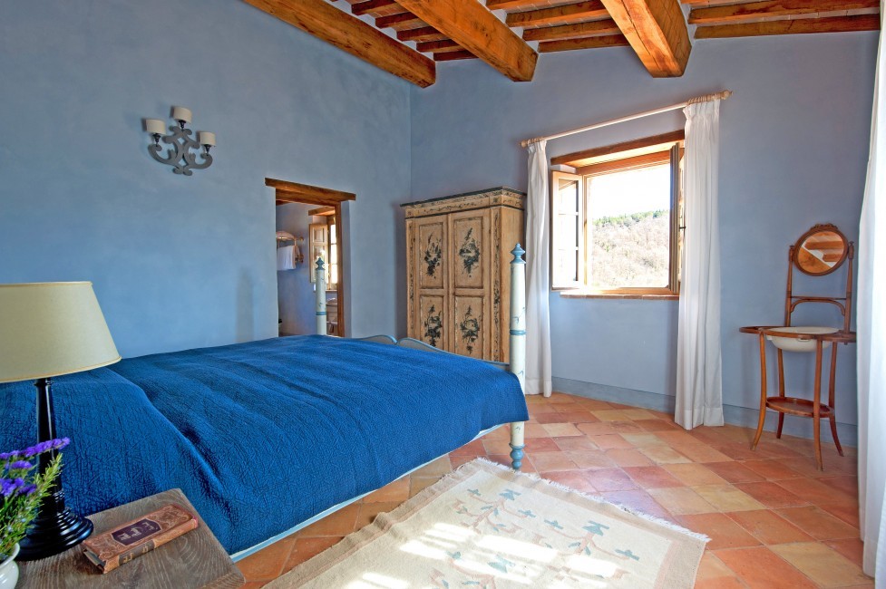 Italy:Umbria:Perugia:ITPG10_VillaLoretta:bedroom0203.jpg