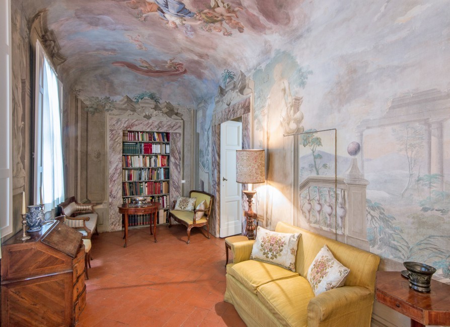 Italy:Tuscany:Florence:ITFI021_ApartmentFiorentino:Interiors07.jpg