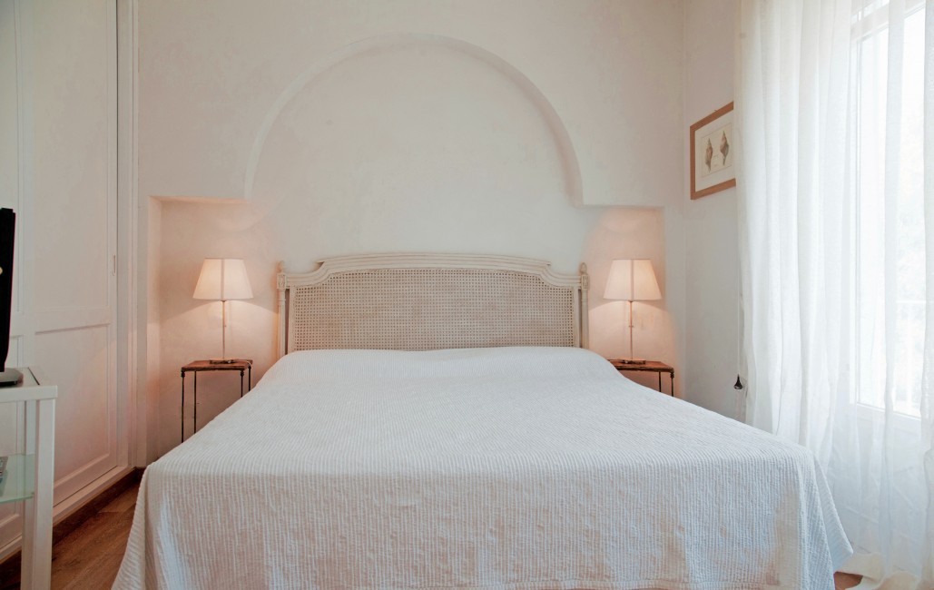 Italy:Tuscany:Versilia:ITLU028_VillaOasi:Bedroom7005.jpg
