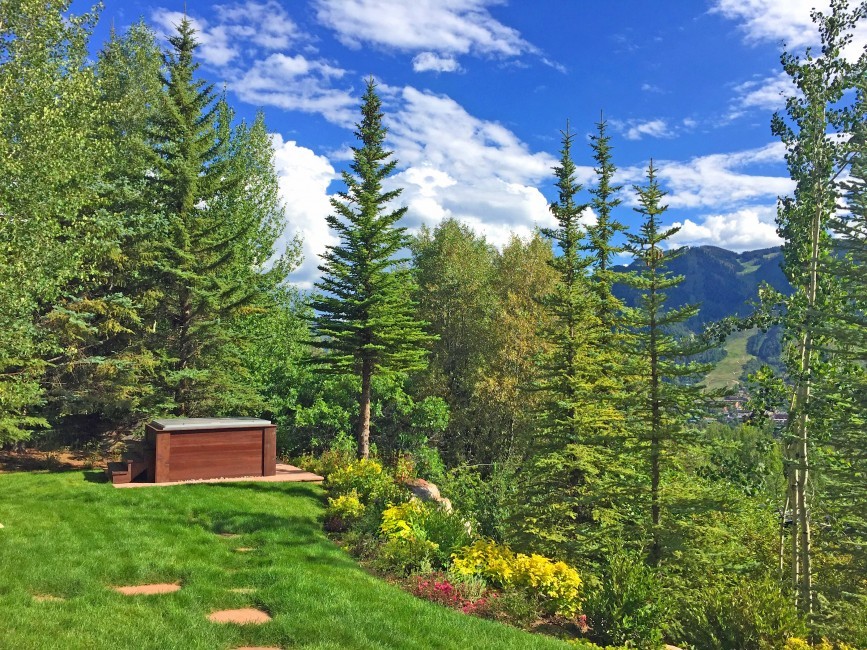 USA:Colorado:Aspen:RedMountainEstate_GrandVista:garden(3).JPG