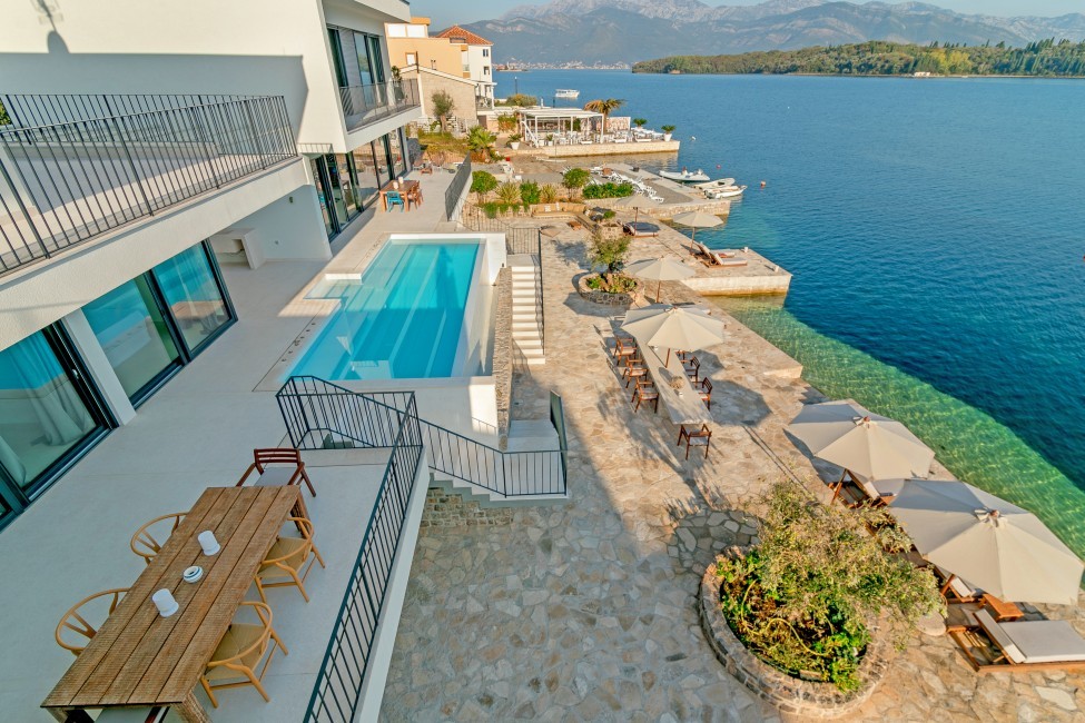 Montenegro:Tivat:VillaAri:terrace15.jpg