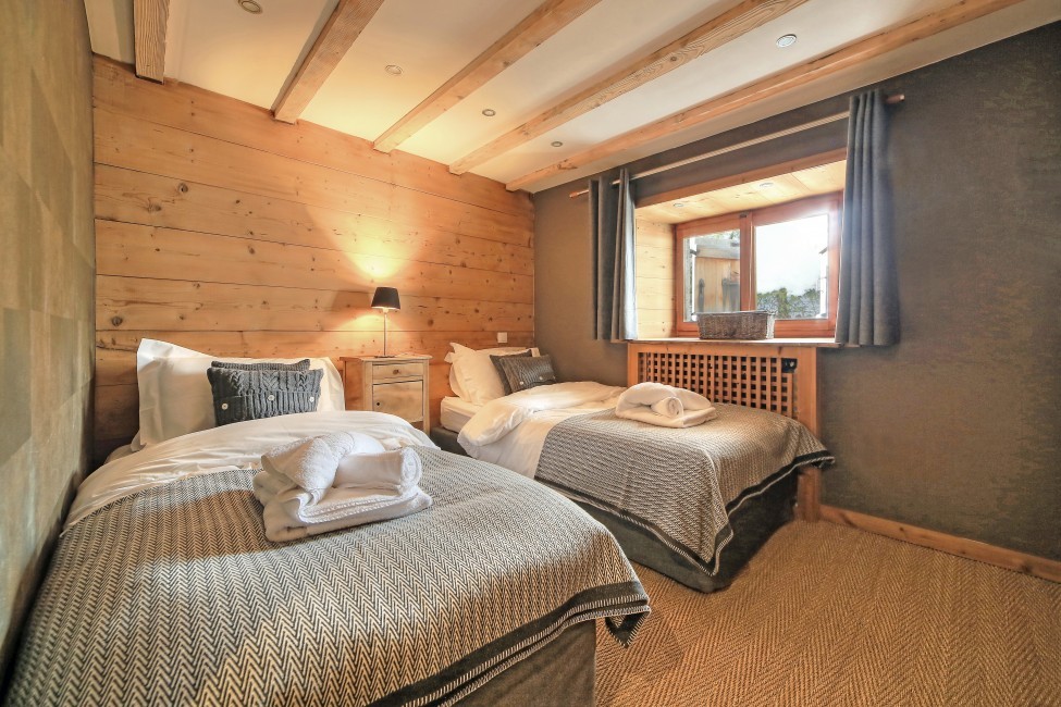 France:Chamonix:ChaletTreeLodge_ChaletLucienne:bedroom79.jpg