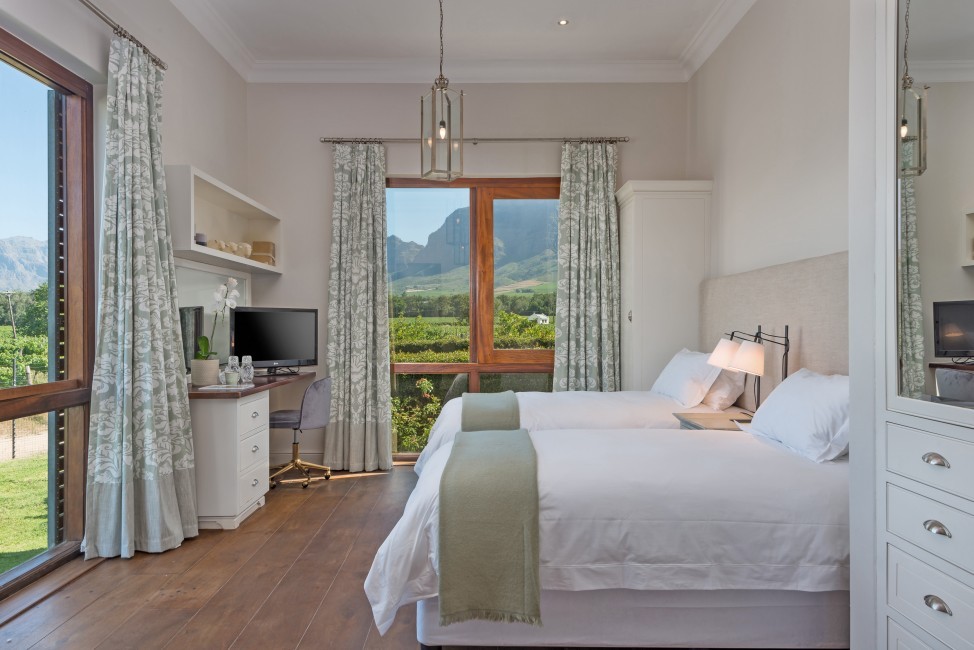 SouthAfrica:Franschhoek:TheResidence_PerlaEstate:bedroom8.jpg
