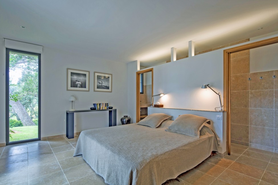 France:St. Tropez:VillaFika_VillaFrancine:bedroom25.jpg
