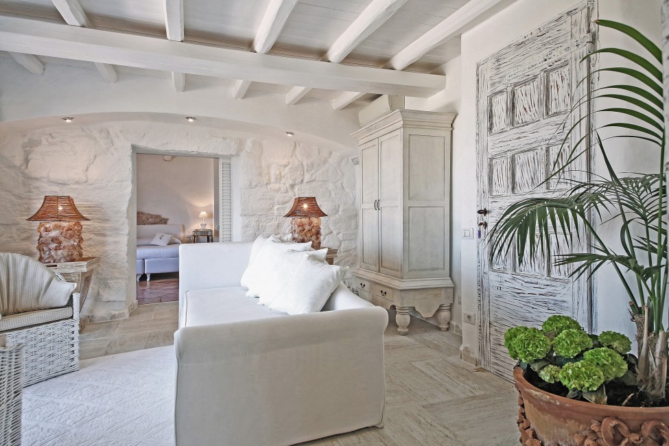 Italy:Sardinia:PortoCervo:VillaAnnette_VillaAnita:livingroom472.jpg
