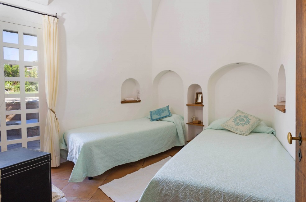 Italy:Sardinia:PortoCervo:VillaMarinaViews_VillaMariana:bedroom1.jpg