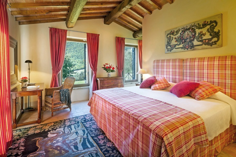 Italy:Umbria:Perugia:ITPG02_VillaCiara:bedroom87.jpg