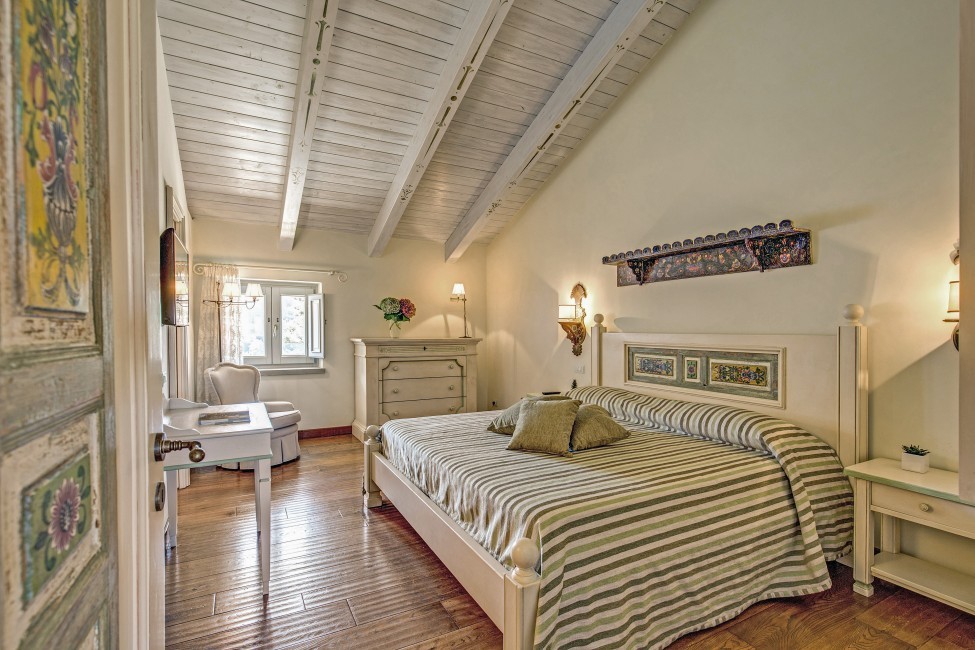 Italy:Amalfi:Sorrento:ITNA01_VillaAndres:bedroom97.jpg