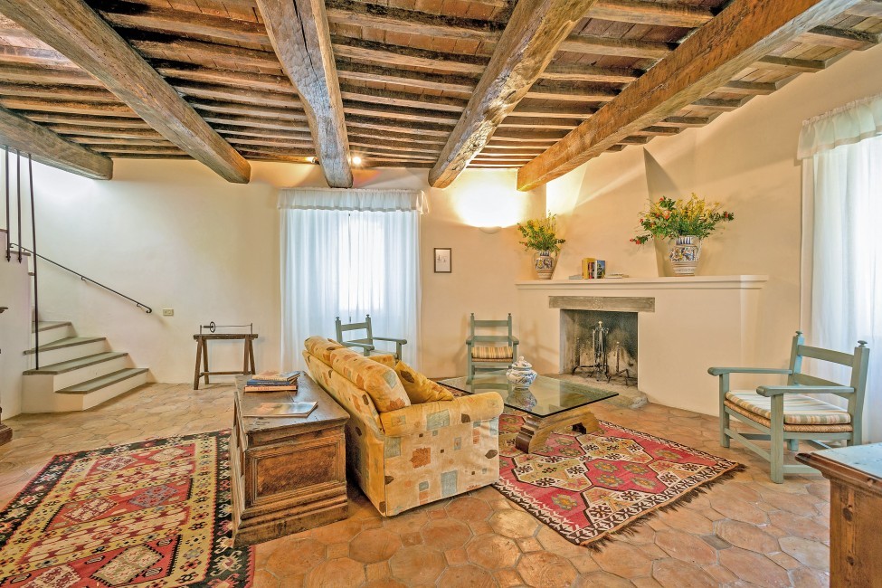 Italy:Umbria:Perugia:ITPG25_VillaFiaba:livingroom97.jpg
