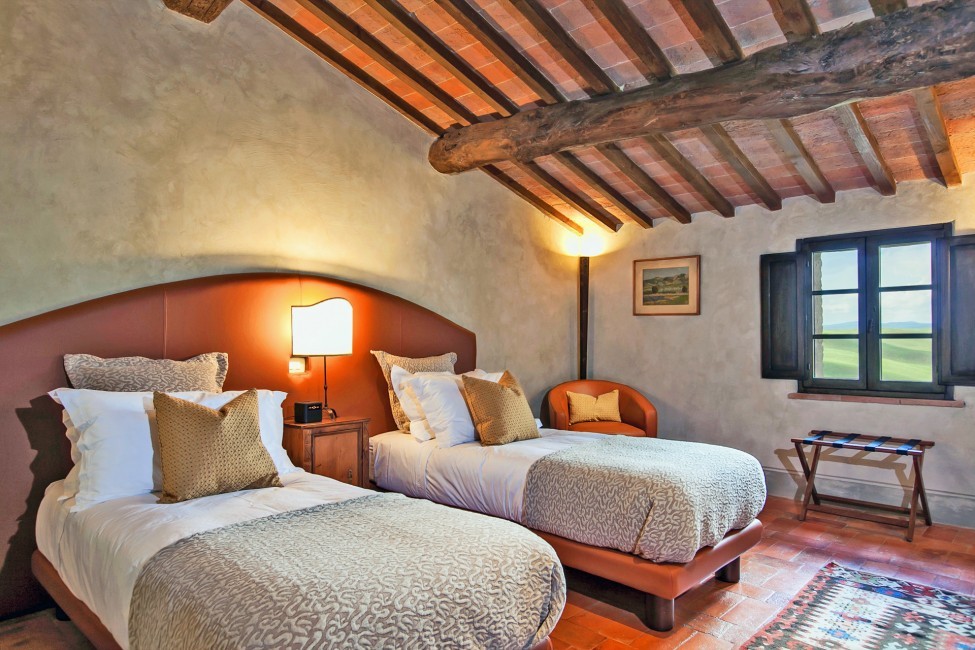 Italy:Tuscany:Siena:ITSI26_VillaSenesina:bedroom1.jpg