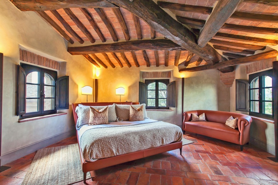 Italy:Tuscany:Siena:ITSI26_VillaSenesina:bedroom313.jpg
