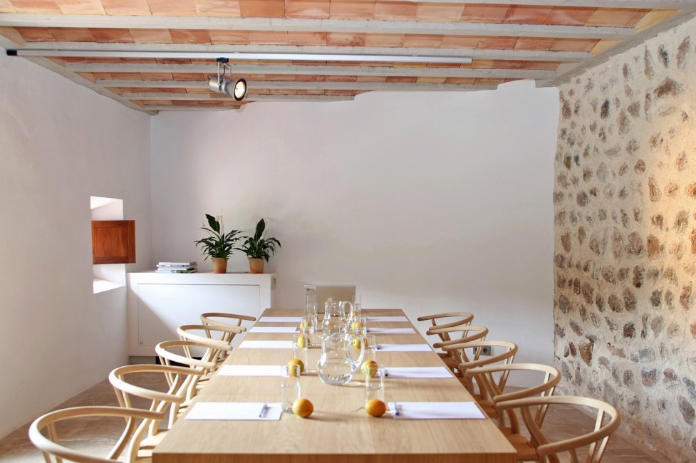 Spain:Mallorca:CasaHidalgo_VillaHortensia:diningroom4.JPG