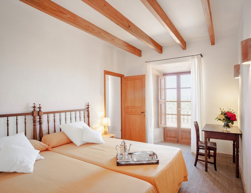 Spain:Mallorca:CasadeLujo_VillaLucita:bedroom42.jpg