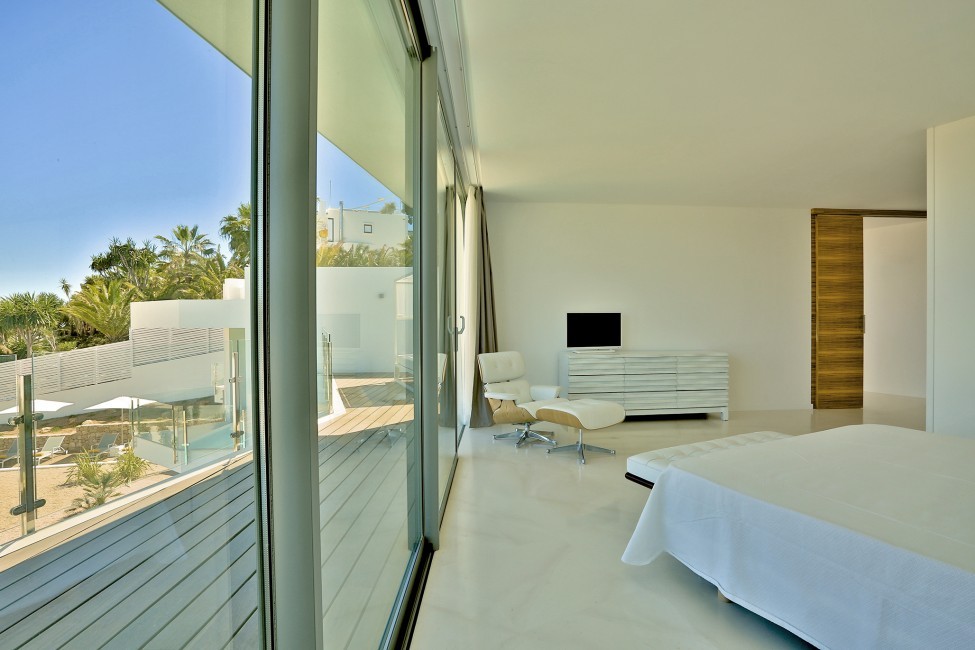 Spain:Ibiza:AlegreBelle_VillaAlegria:bedroom121.jpg
