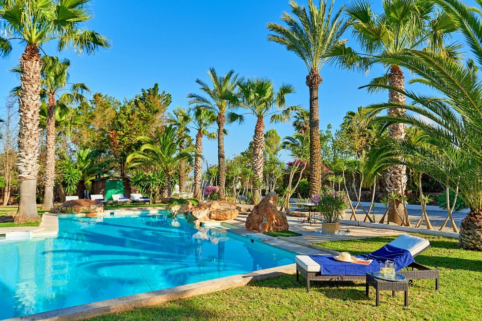 Spain:Ibiza:CanSavi_VillaSilva:pool75.jpg