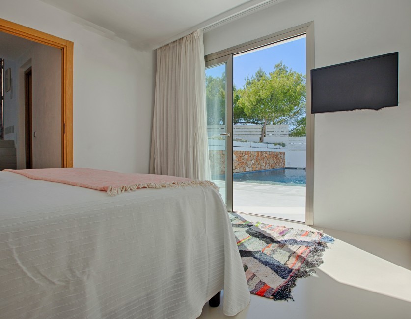 Spain:Ibiza:CanCalaMoli_VillaMagali:bedroom3.jpg