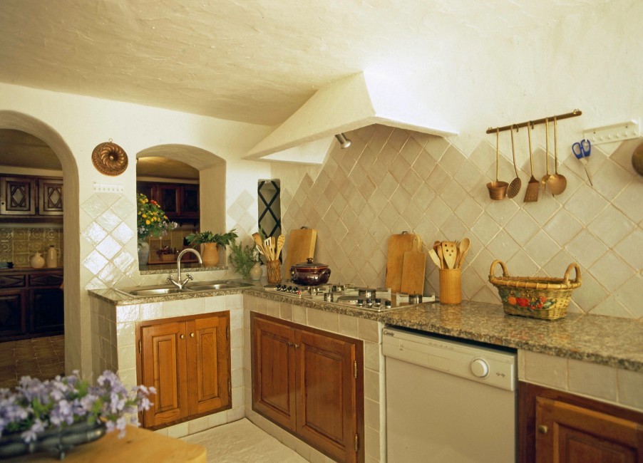 Italy:Sardinia:CostaSmeralda:ITOT07_VillaEsme:kitchen21.jpg