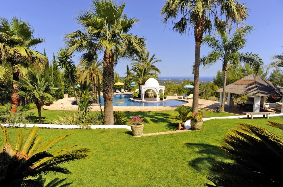 Spain:Ibiza:CanArte_VillaAlma:garden40.jpg