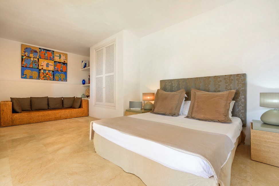 Spain:Ibiza:CasaBlancaJondal_VillaBianca:bedroom43.jpg