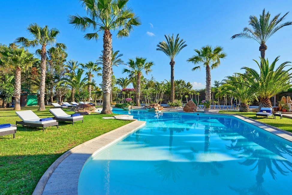 Spain:Ibiza:CanSavi_VillaSilva:pool71.jpg