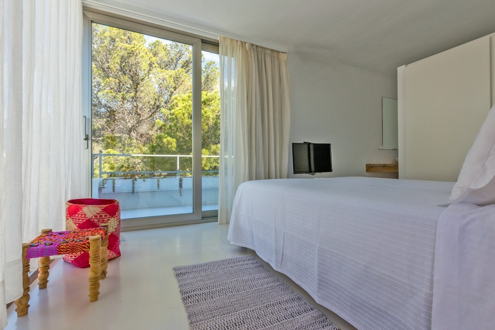 Spain:Ibiza:CanCalaMoli_VillaMagali:bedroom5.jpg