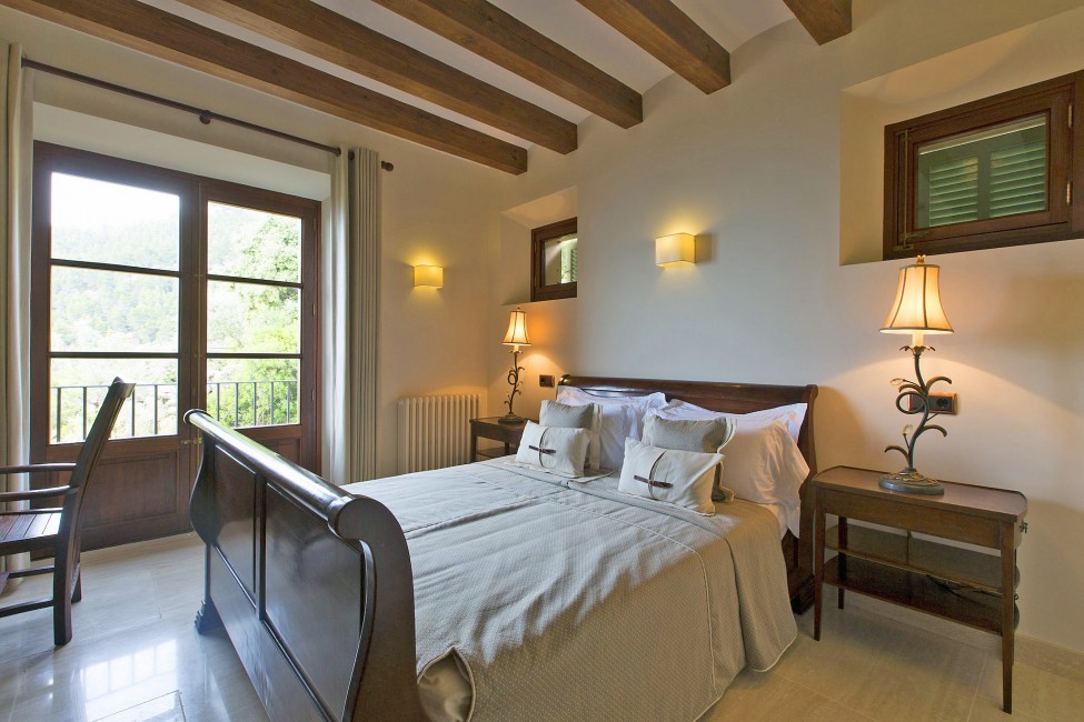 Spain:Mallorca:VistaTramuntana_VillaTeo:bedroom87.jpg