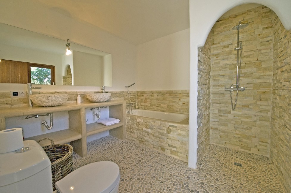 Spain:Ibiza:VistaSolDenSerra_VillaSerafin:bathroom32.jpg