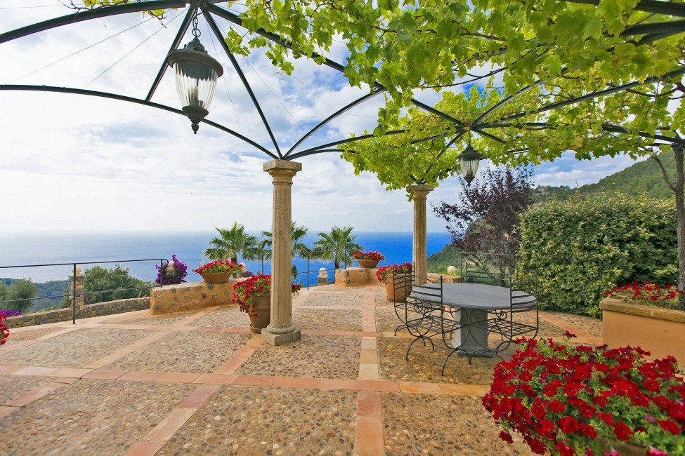 Spain:Mallorca:VistaTramuntana_VillaTeo:balcony104.jpg