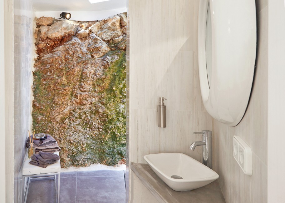 Spain:Ibiza:VillaMichaela_VillaMikaela:bathroom0113.jpg