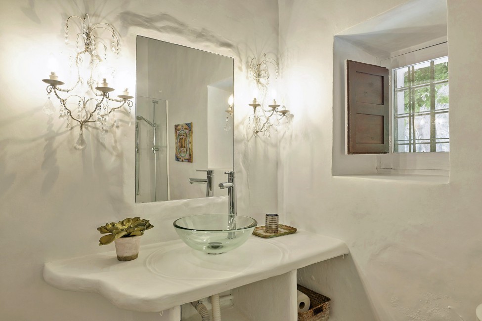 Spain:Ibiza:GranjaBalear_VillaBalearica:bathroom28.jpg