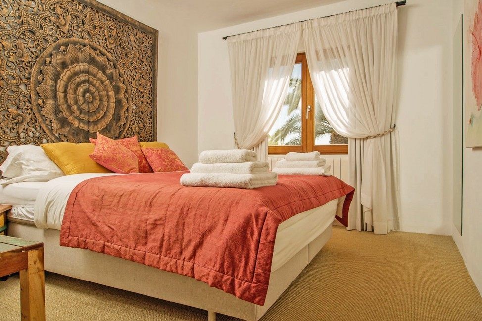 Spain:Ibiza:VistaSolDenSerra_VillaSerafin:bedroom31.jpg