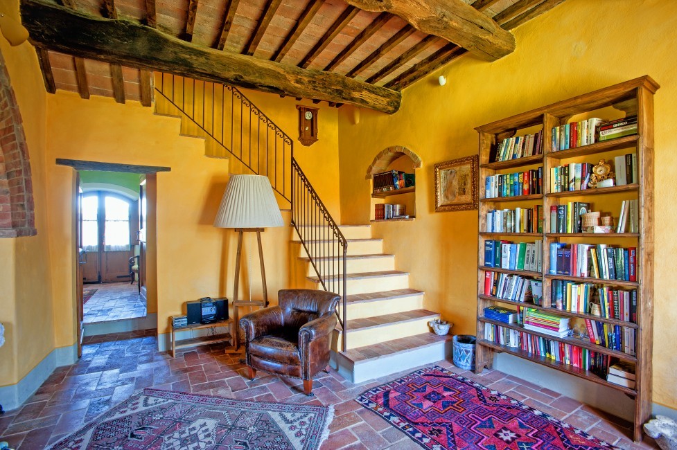 Italy:Tuscany:Siena:ITSI06VillaAllegra_VillaOrcia:livingroom19.jpg