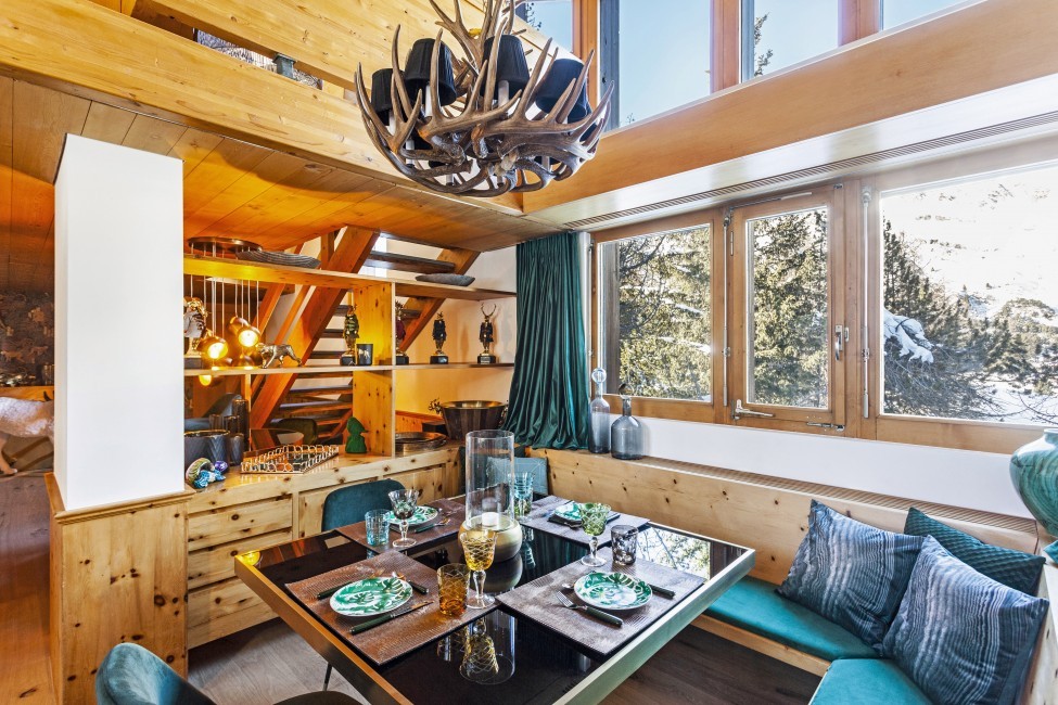 Switzerland:St. Moritz:CasaLeopardo_VillaLeontine:diningroom17.jpg