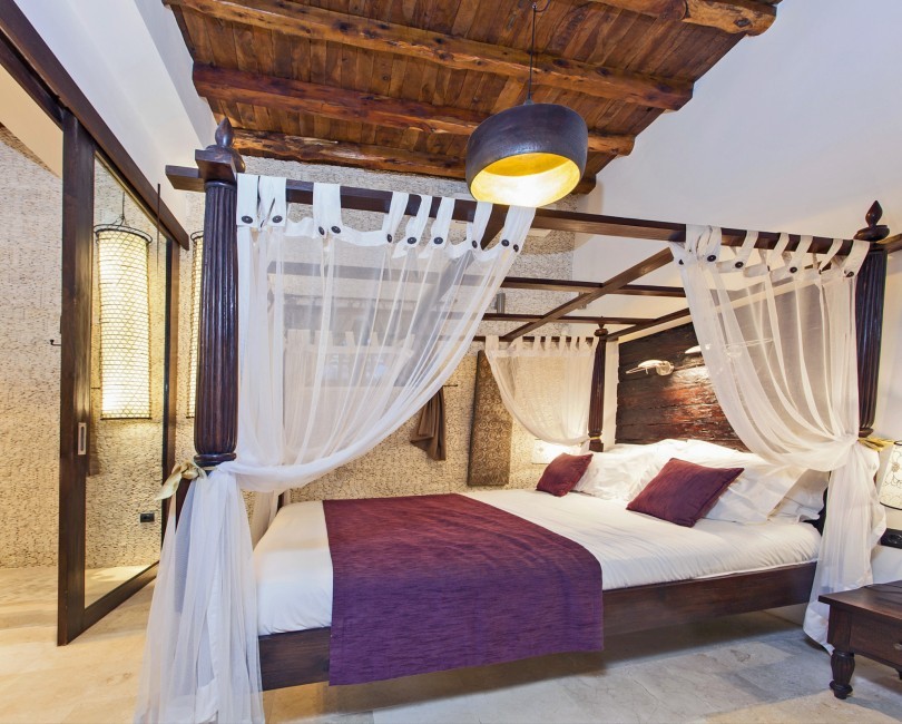 Spain:Ibiza:VillaReyna_VillaRoxana:bedroom52.jpg