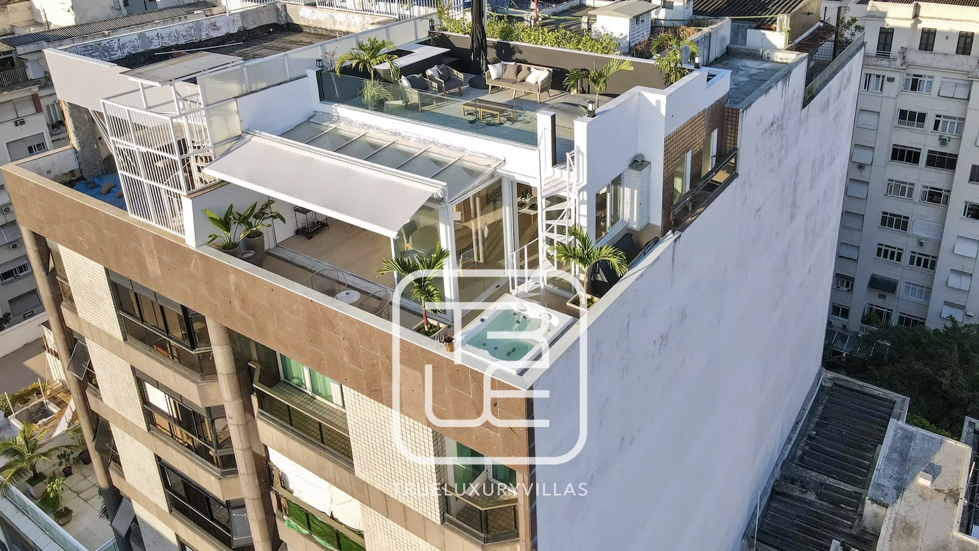 Penthouse Ador