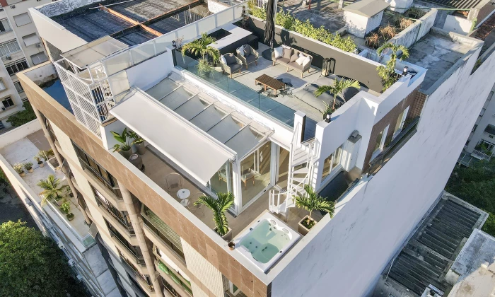 Penthouse Ador