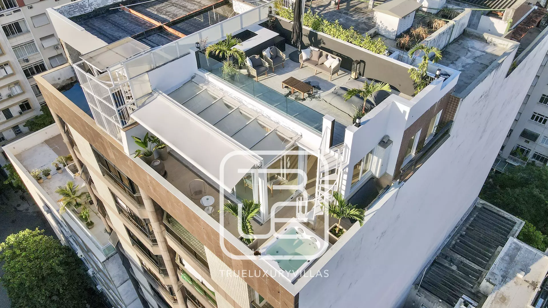 Penthouse Ador
